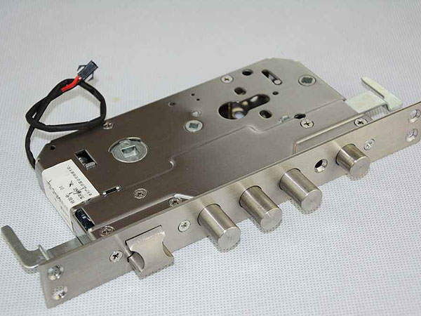 青山湖24小时上门开锁公司